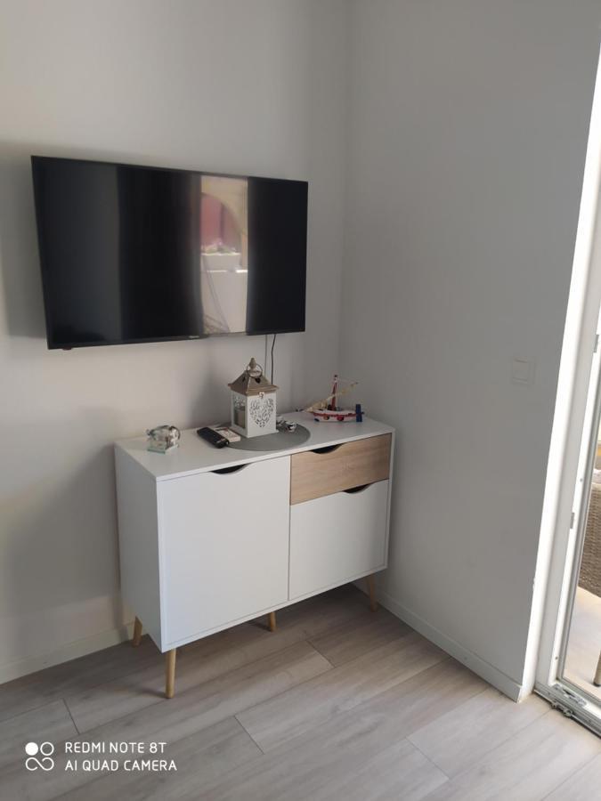 Apartmani Ana Vir Exterior photo