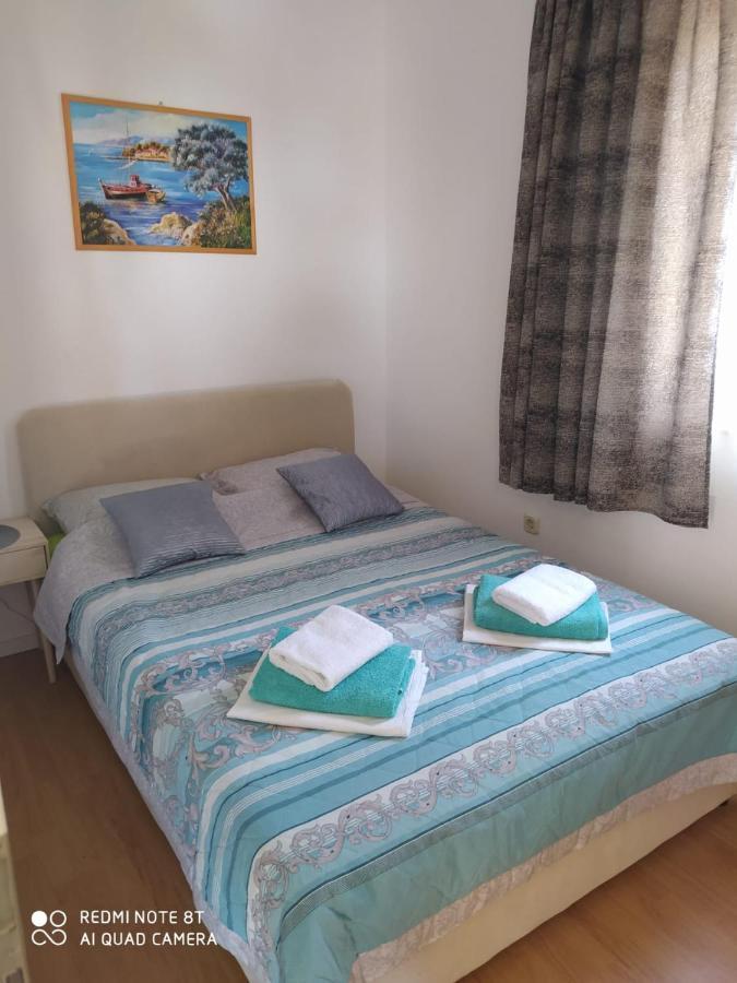 Apartmani Ana Vir Exterior photo