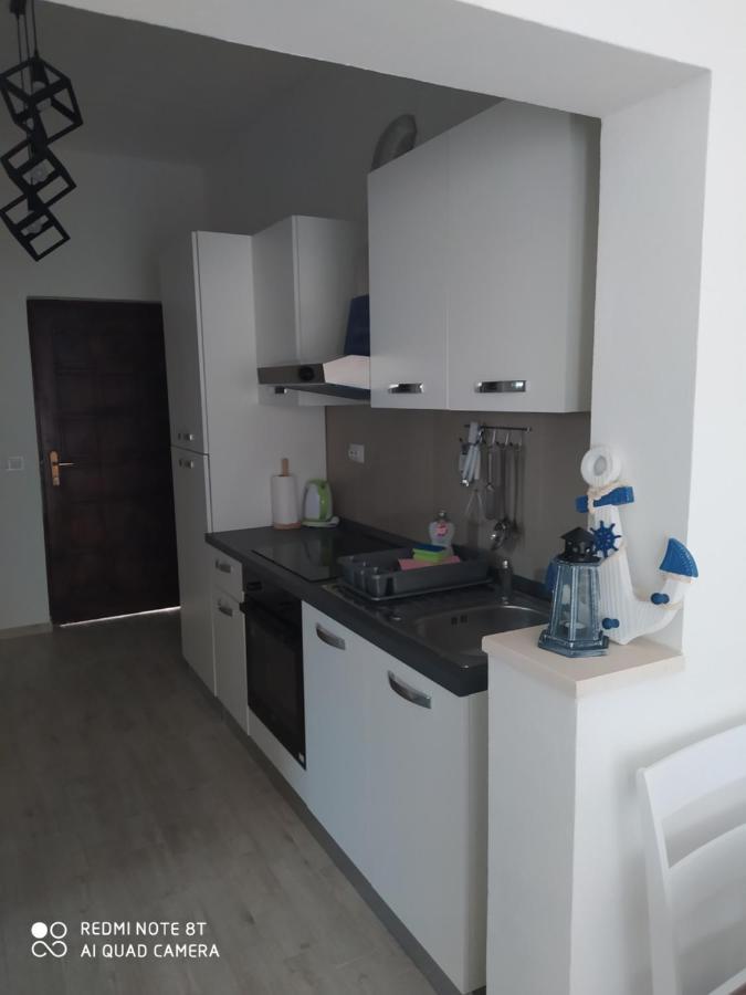 Apartmani Ana Vir Exterior photo