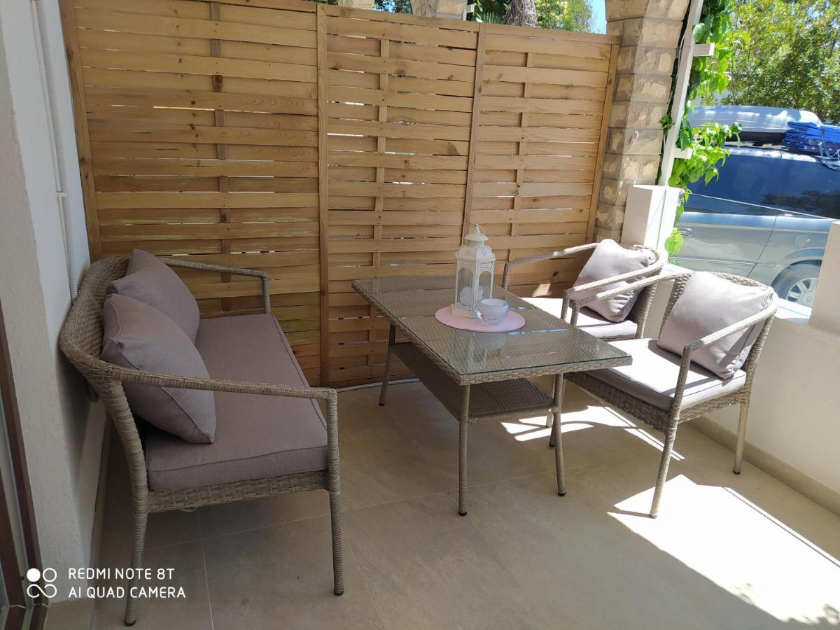 Apartmani Ana Vir Exterior photo